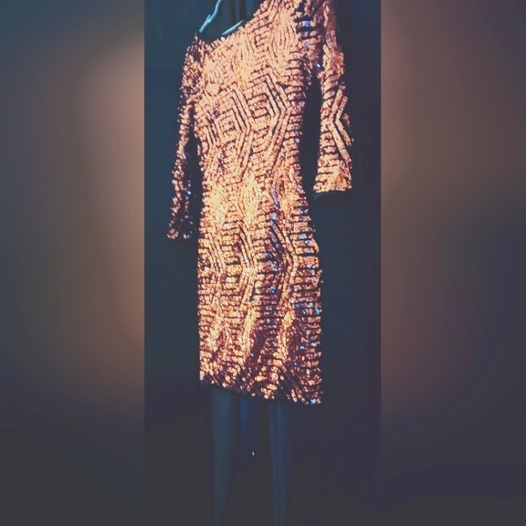 Windsor Dresses & Skirts - WINDSOR Sequin Gold & Black Dress